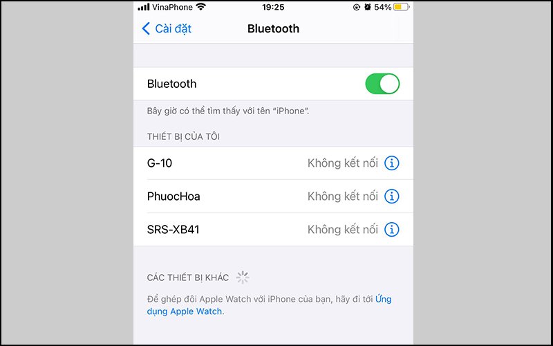 Bật tính năng bluetooth và điện thoại sẽ kết nối với gậy của bạn